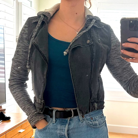 Cropped Jacket - Picture 7 of 9